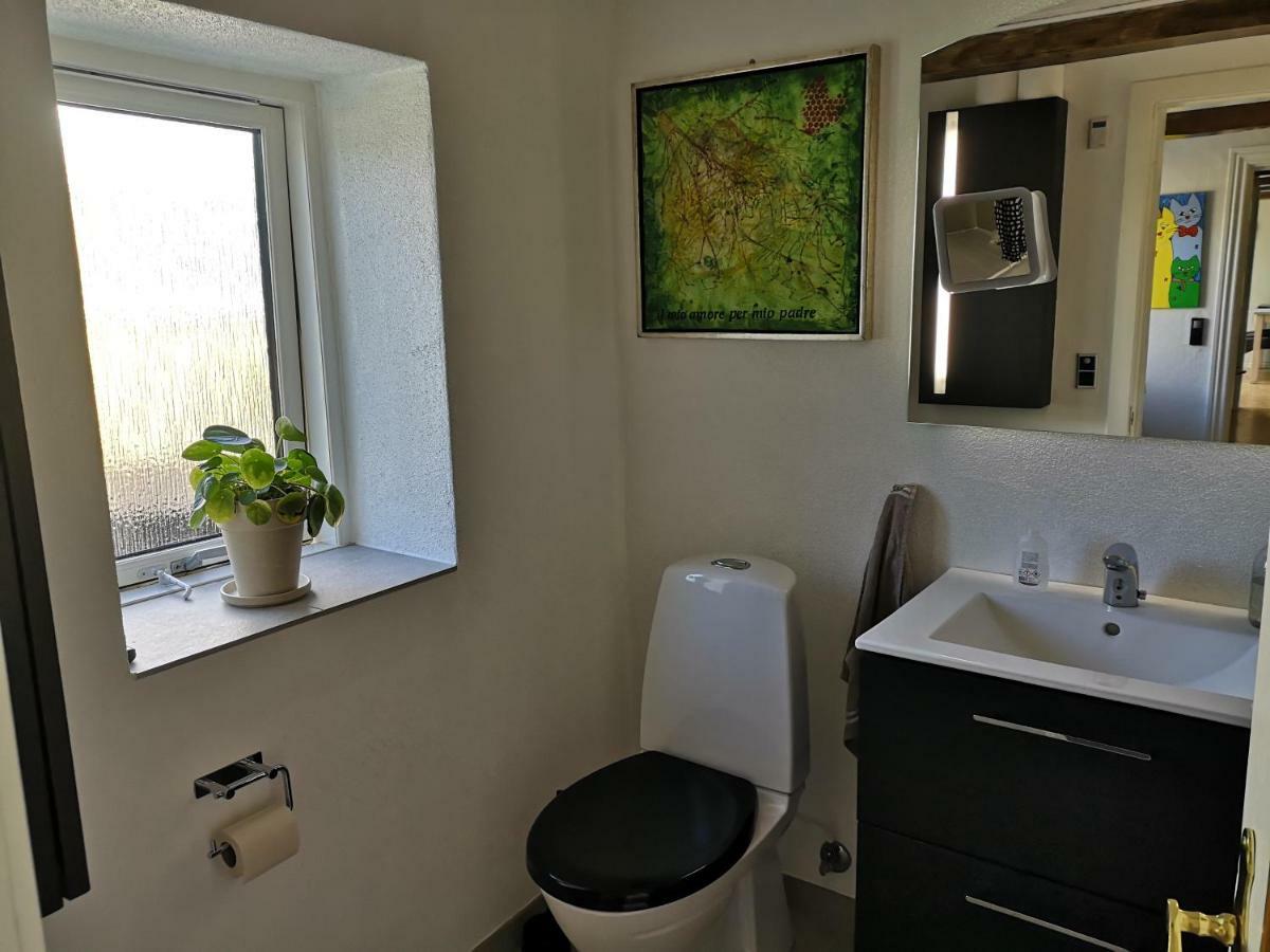 Commuter Room For One Or Two People Munkebo Bagian luar foto