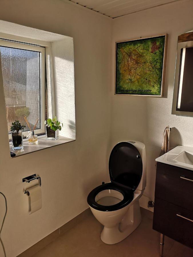 Commuter Room For One Or Two People Munkebo Bagian luar foto